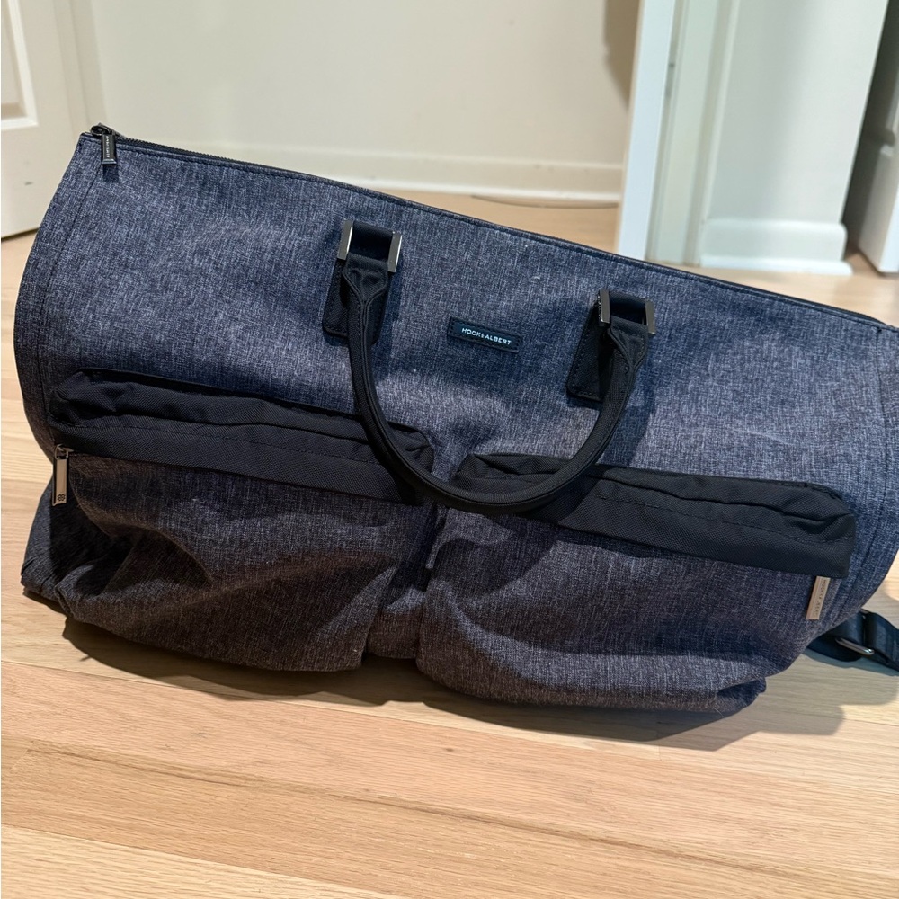 Hook & Albert Black and Gray Duffel Bag Spacious Travel Essential